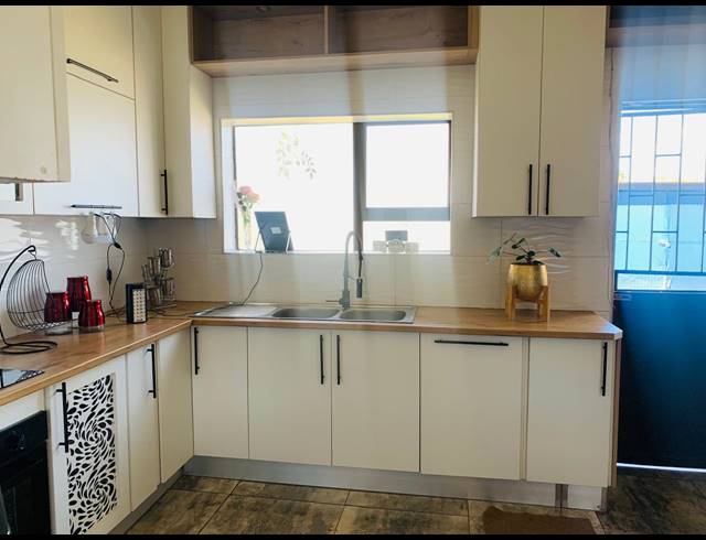 3 BEDROOM FREEHOLD FOR SALE IN VANDERBIJLPARK CW 2